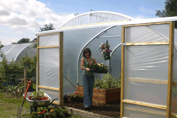 sliding doors on polytunnel