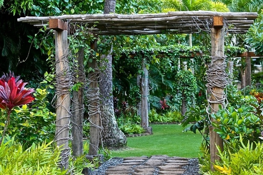a private romantic garden