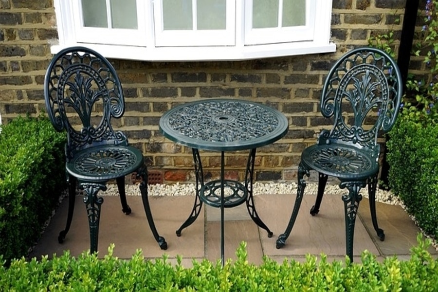 romantic garden furniture