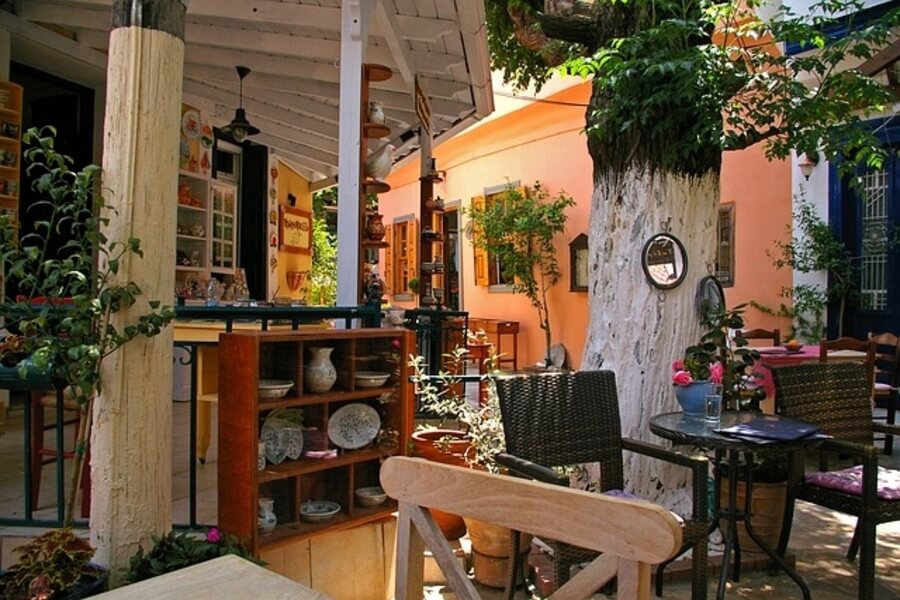 mediterranean style coastal garden
