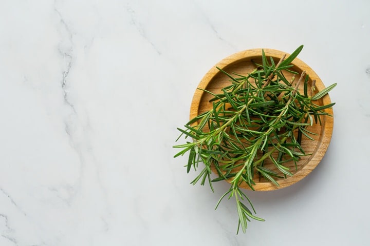 companion plants for carrots rosemary
