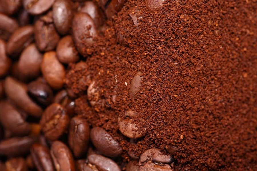 tips for using coffee grounds in the garden