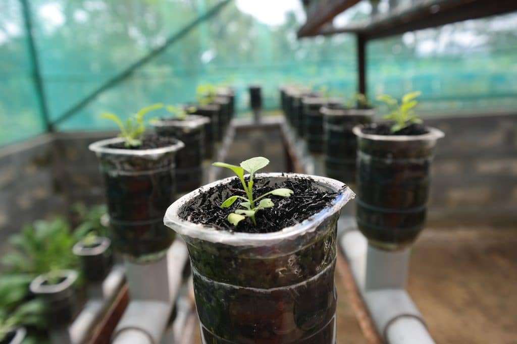 how to use water in a closed loop garden system