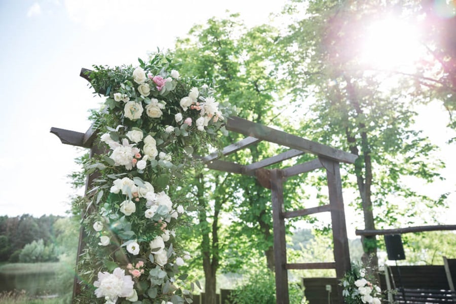 mature garden structures