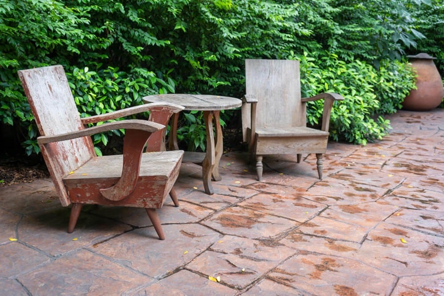 seating for healing gardens
