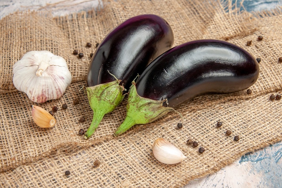 auberinges eggplant purple vegetable