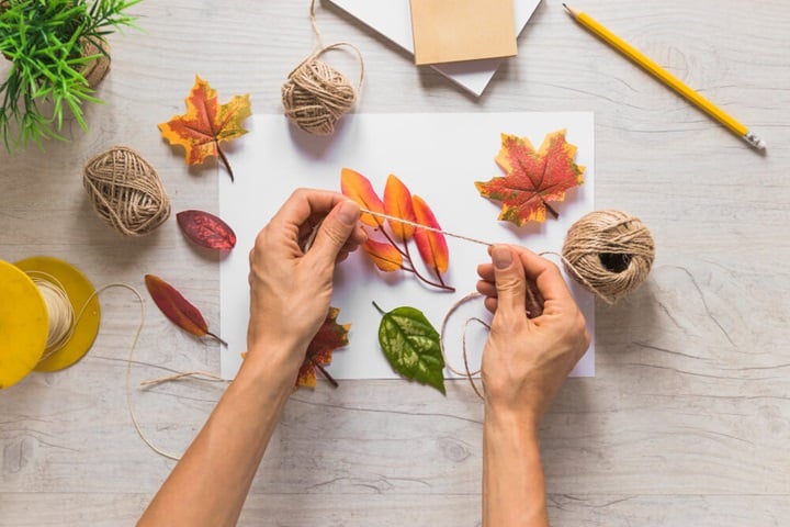 how to preserve autumn leaves for arts and crafts projects