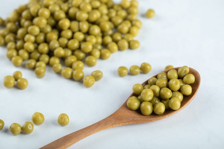 when to sow peas varieties to grow