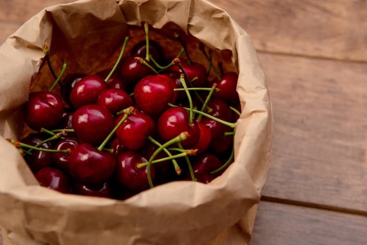 how do cherries grow planting